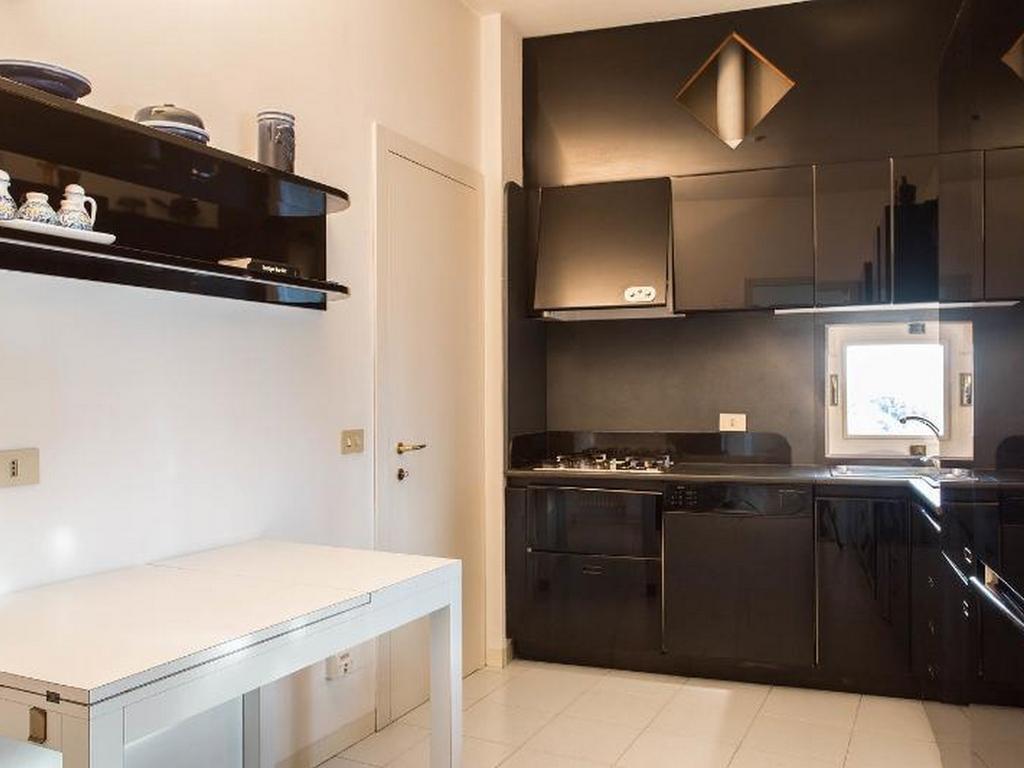 Roomy Apartment Duomo & San Babila Milano Exterior foto