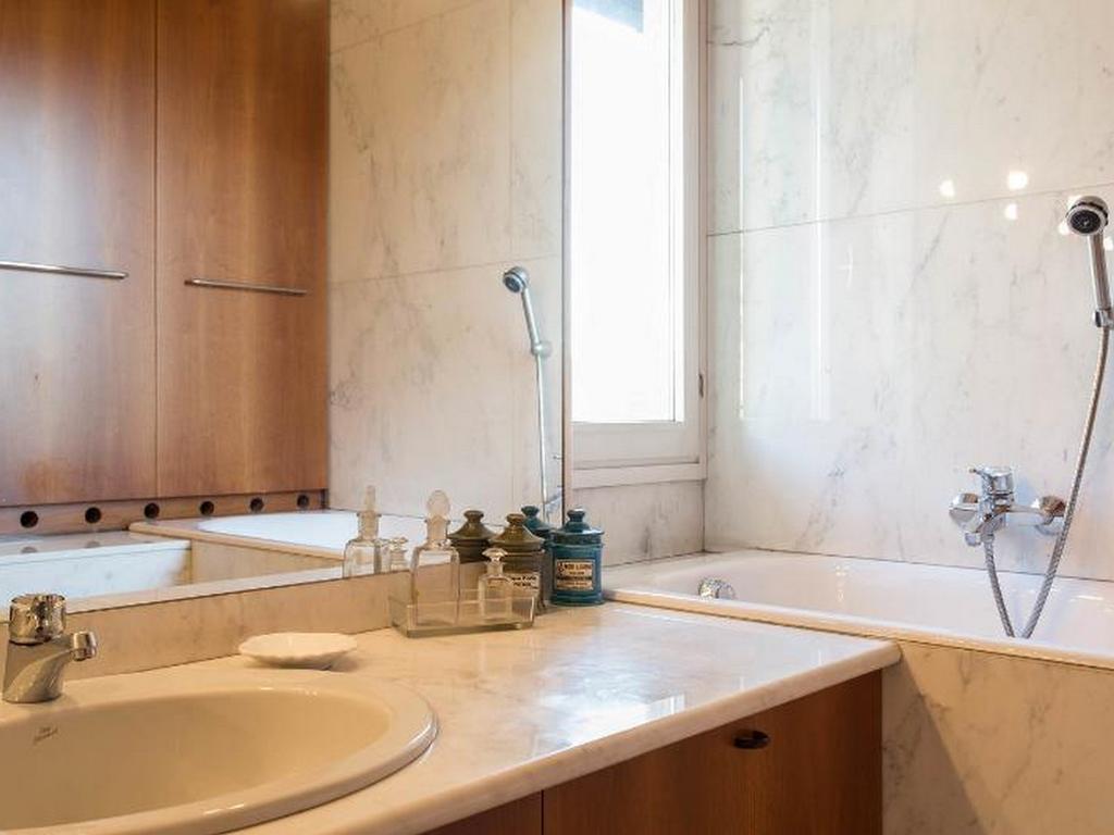 Roomy Apartment Duomo & San Babila Milano Exterior foto