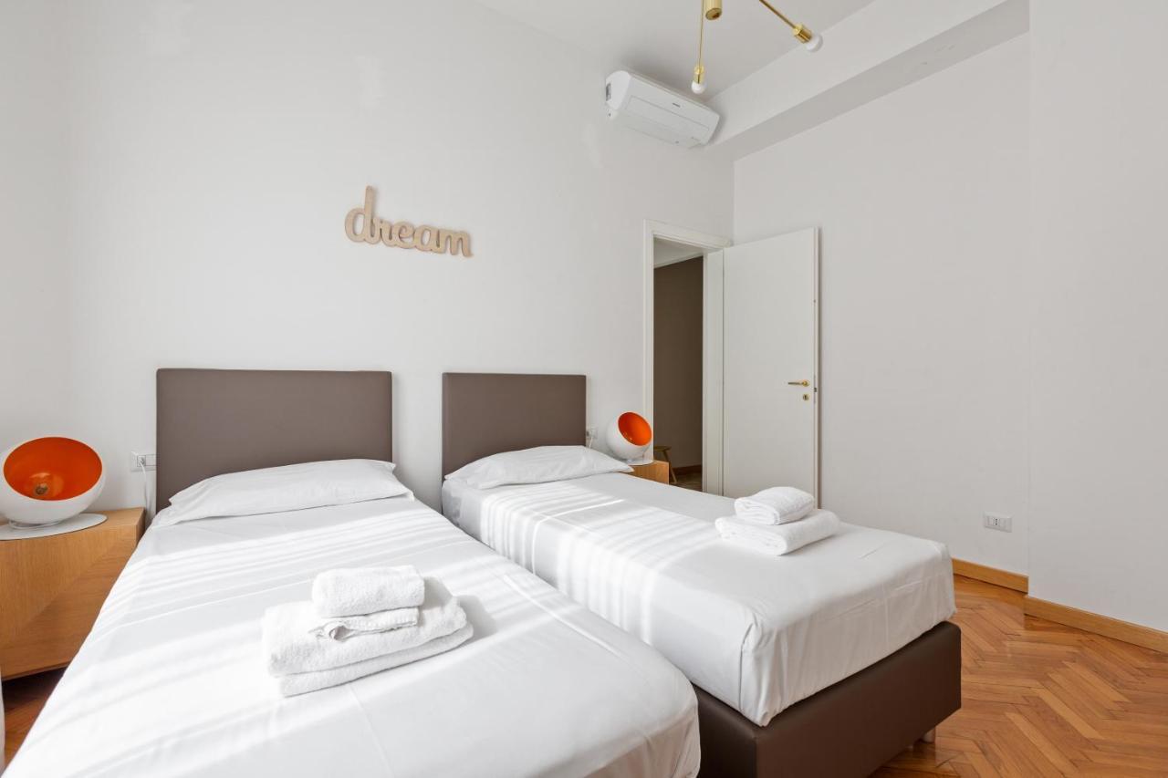 Roomy Apartment Duomo & San Babila Milano Exterior foto