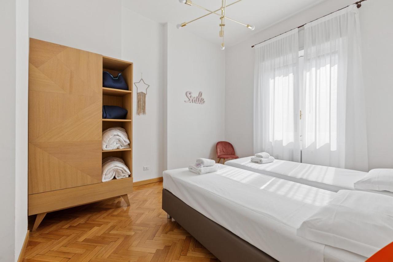 Roomy Apartment Duomo & San Babila Milano Exterior foto