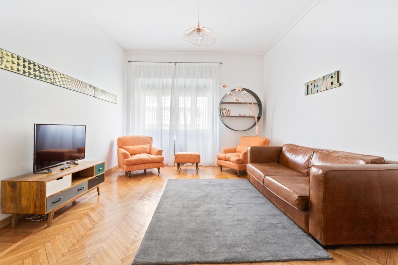 Roomy Apartment Duomo & San Babila Milano Exterior foto